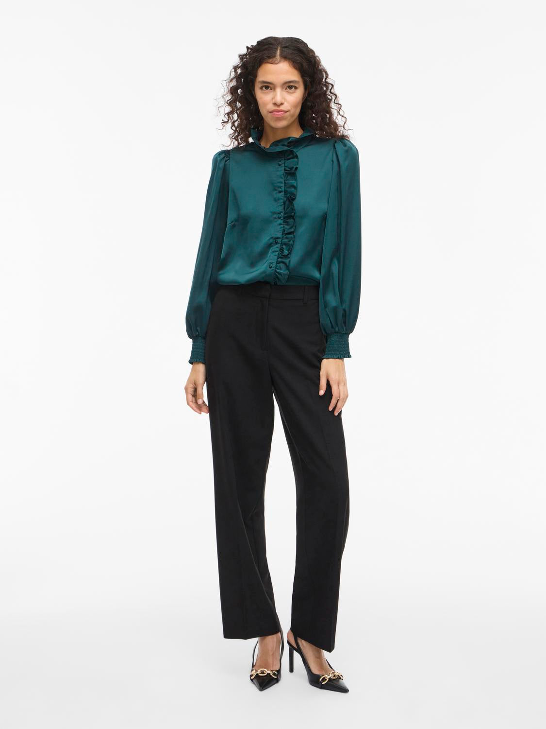 model_shot-front_full